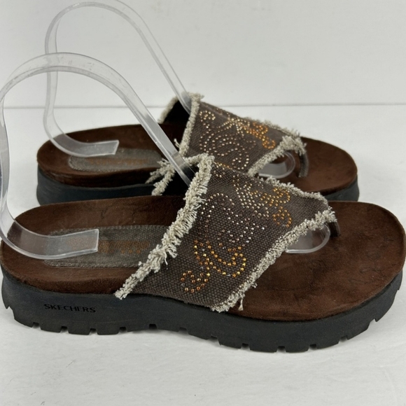 NUC Skechers platform sandle with suede sole. Size 8 - Picture 6 of 8